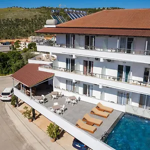 2* Pensión Perla